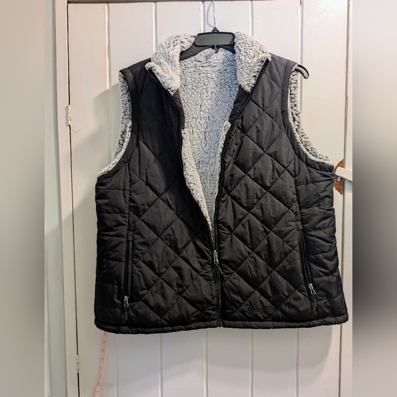 Free Country Jackets & Blazers - Free Country NWOT Black Vest with Sherpa Lining Shows Size 1X Fits Like 2X
